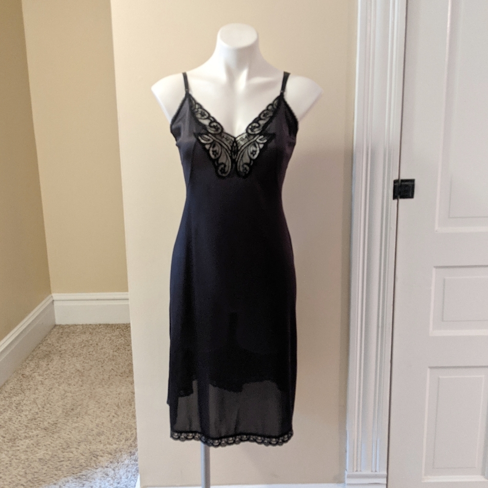 Vintage Body Lites black slip with pretty lace